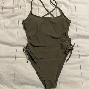 One piece swim suit